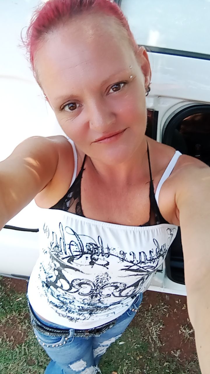 Hazelnuteyes Hazelnuteyes